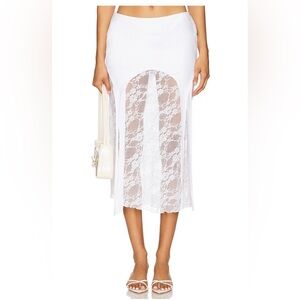 The Lia Skirt in White
Bella Venice